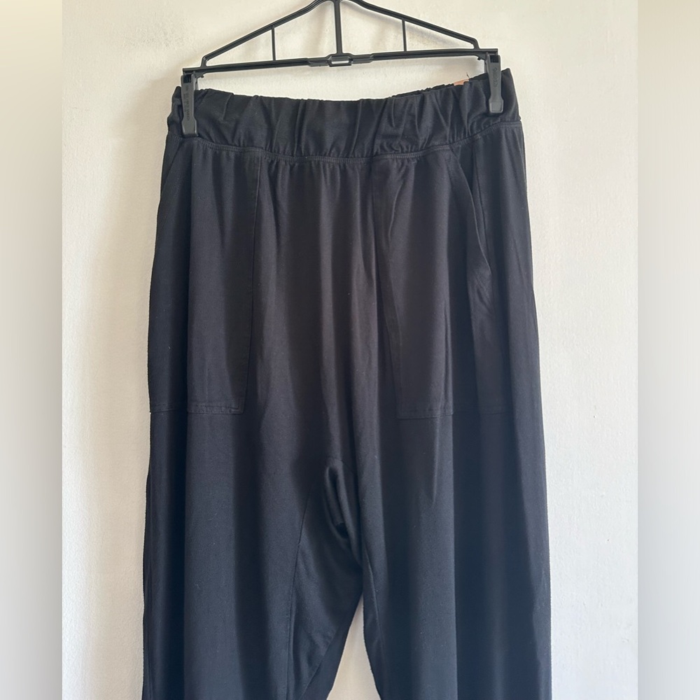Lunya Black Comfy Stretch Classic Neutral Joggers Sweatpants size XS EUC - Picture 2 of 7